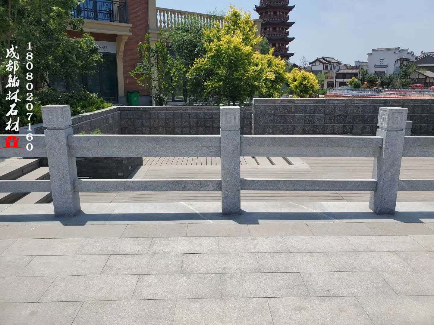 簡(jiǎn)易花崗石欄桿款式多樣 