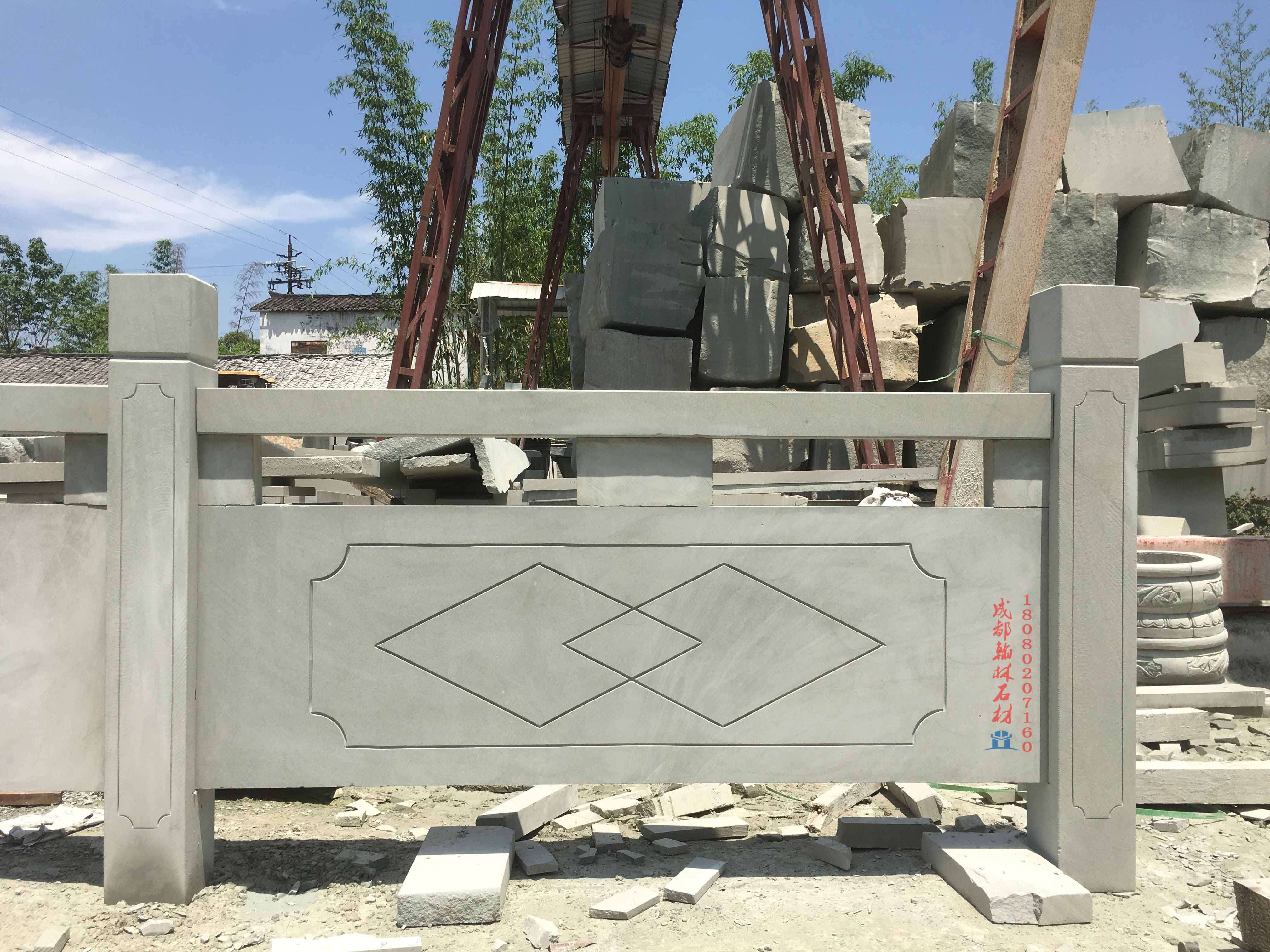 <b>四川簡易青石欄桿_翰林石材技術(shù)精湛</b> 